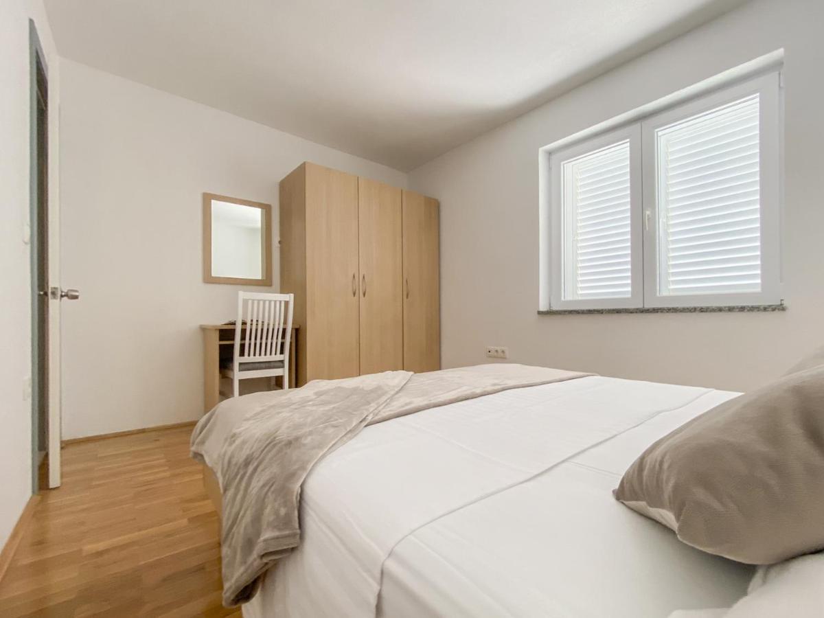 Apartments Paladin Makarska Exterior photo