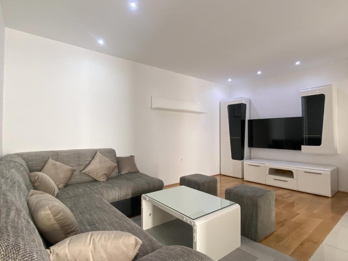 Apartments Paladin Makarska Exterior photo