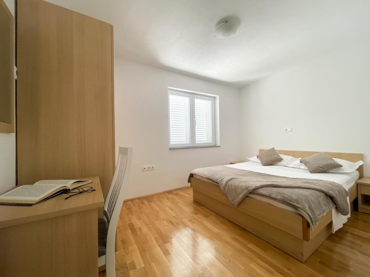Apartments Paladin Makarska Exterior photo