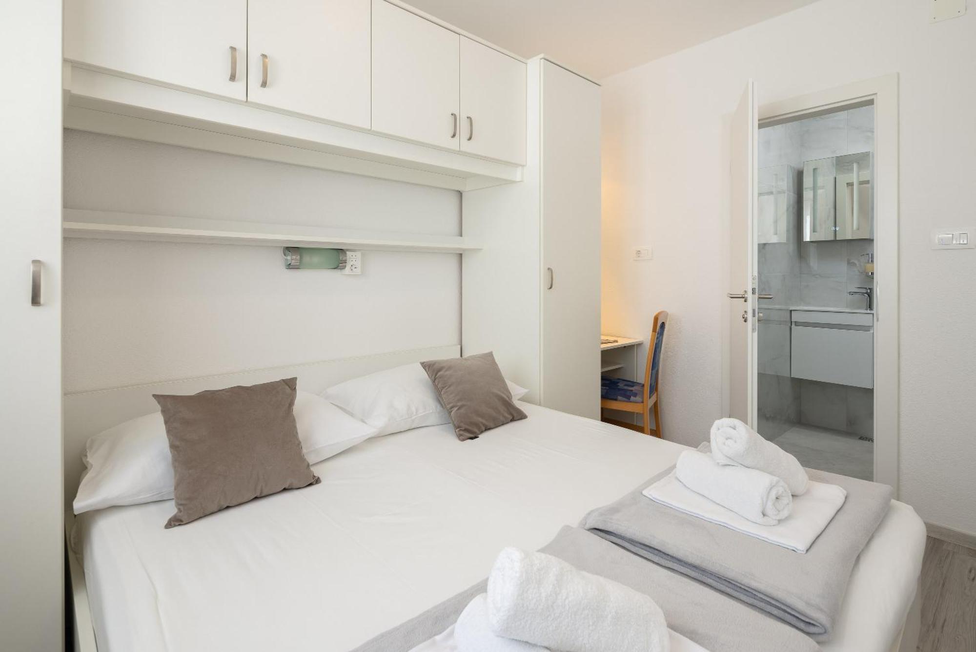 Apartments Paladin Makarska Exterior photo