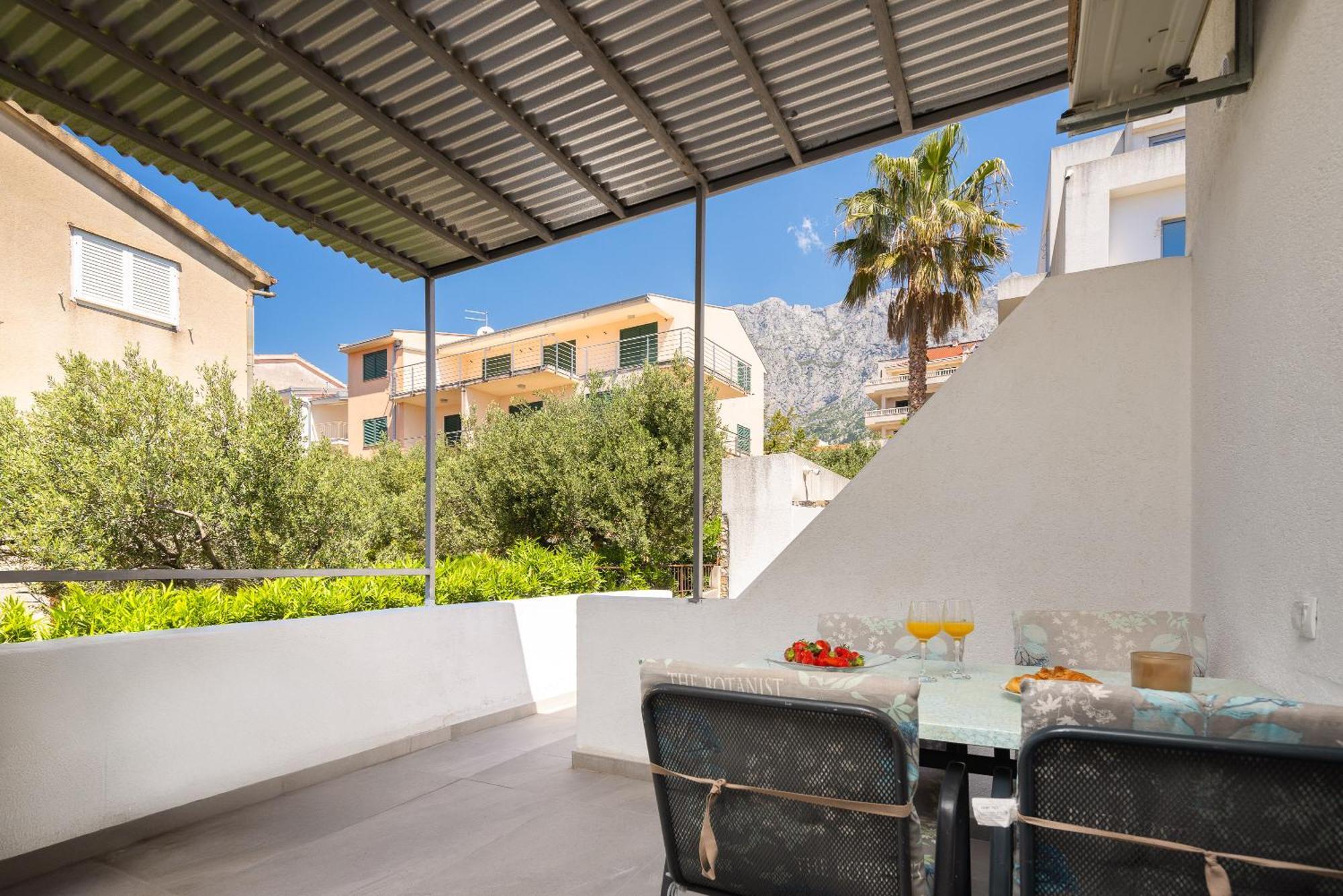 Apartments Paladin Makarska Exterior photo
